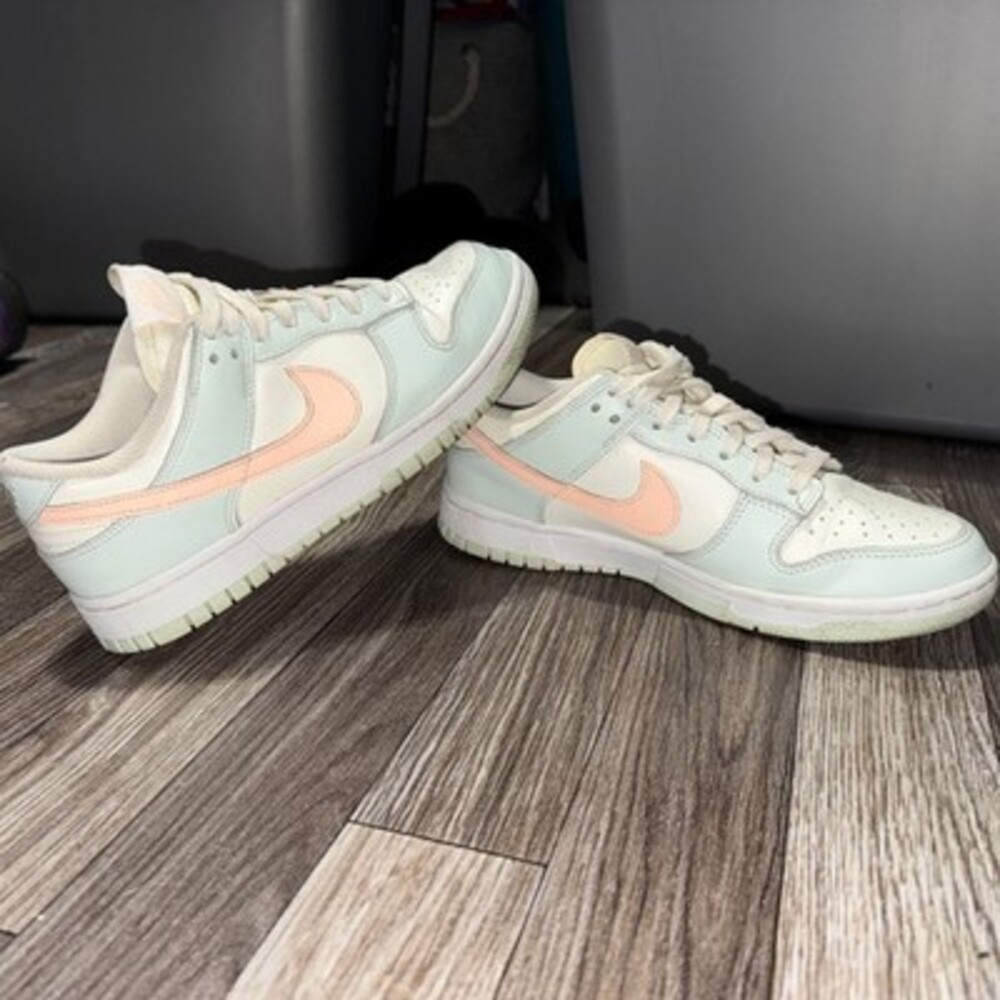 Nike Dunk Low “Barley Green”